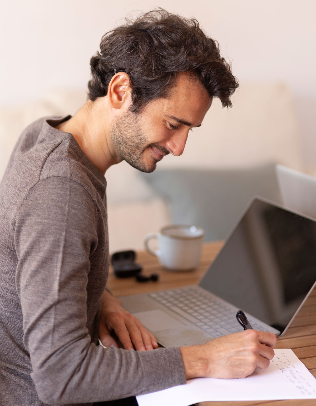 close-up-people-working-from-home-1 close-up-people-working-from-home-1